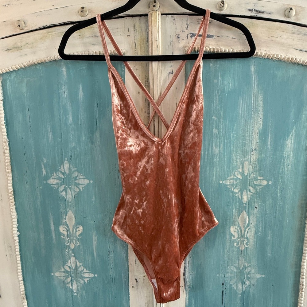 Blue Life Womens Pink Crushed Velvet Bodysuit Open Back Strappy Mauve Small